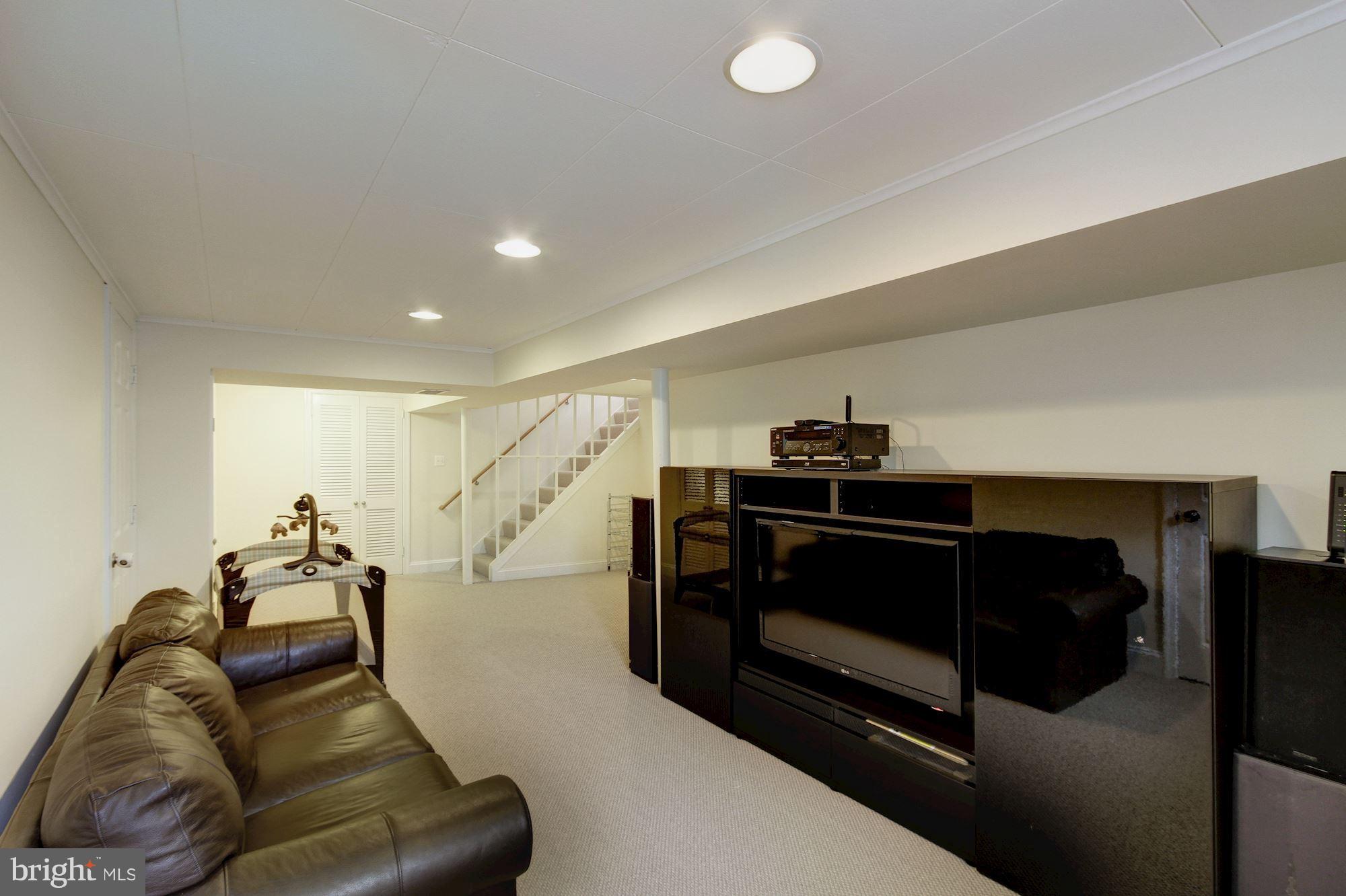 GARRETT PARK ESTATES - Residential Lease