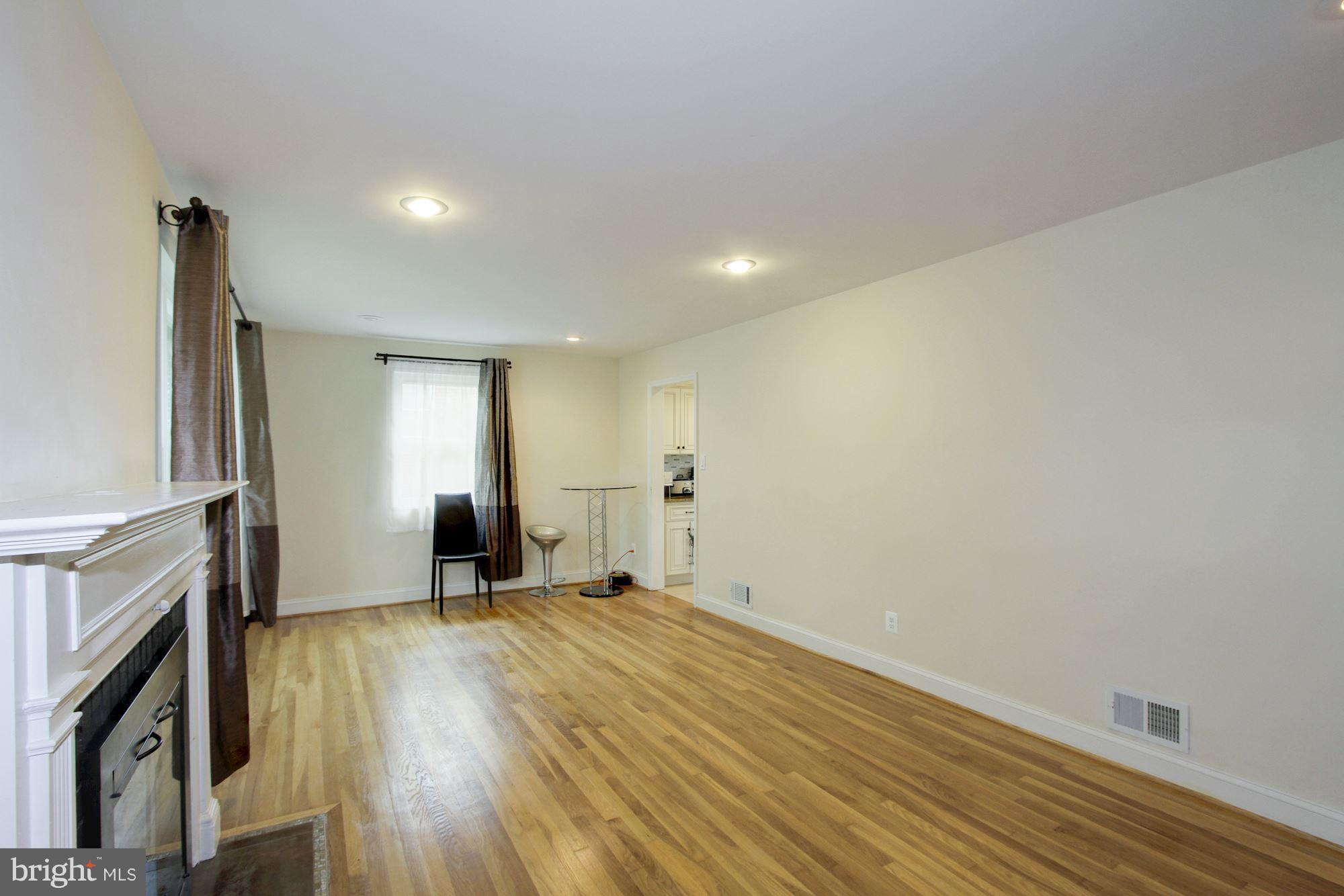 GARRETT PARK ESTATES - Residential Lease