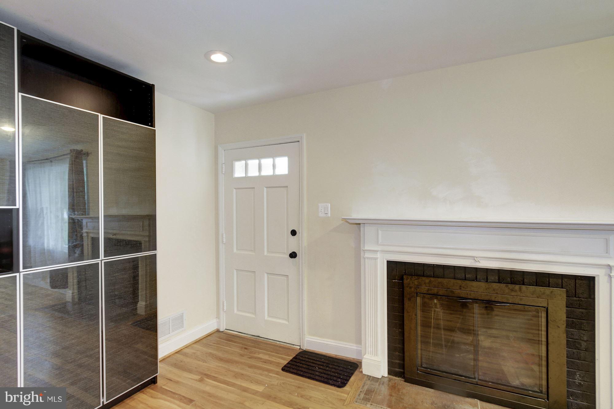 GARRETT PARK ESTATES - Residential Lease