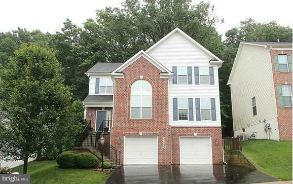 Beautiful, meticulously maintained home backing to state parkland featuring a spacious open floor plan, dining rm, large gourmet kit w/breakfast area, family rm w/gas FP, living rm, finished basement/rec rm, 9' & vaulted ceilings, spacious master w/luxury ba, lots of closets, oversized 2 car gar, & more. In convenient location w/easy access to shopping, dining, & I270. Two-months deposit required.