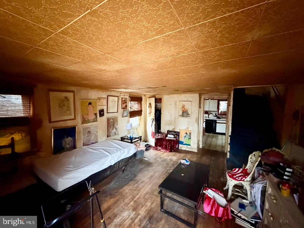 ROXBOROUGH - Residential