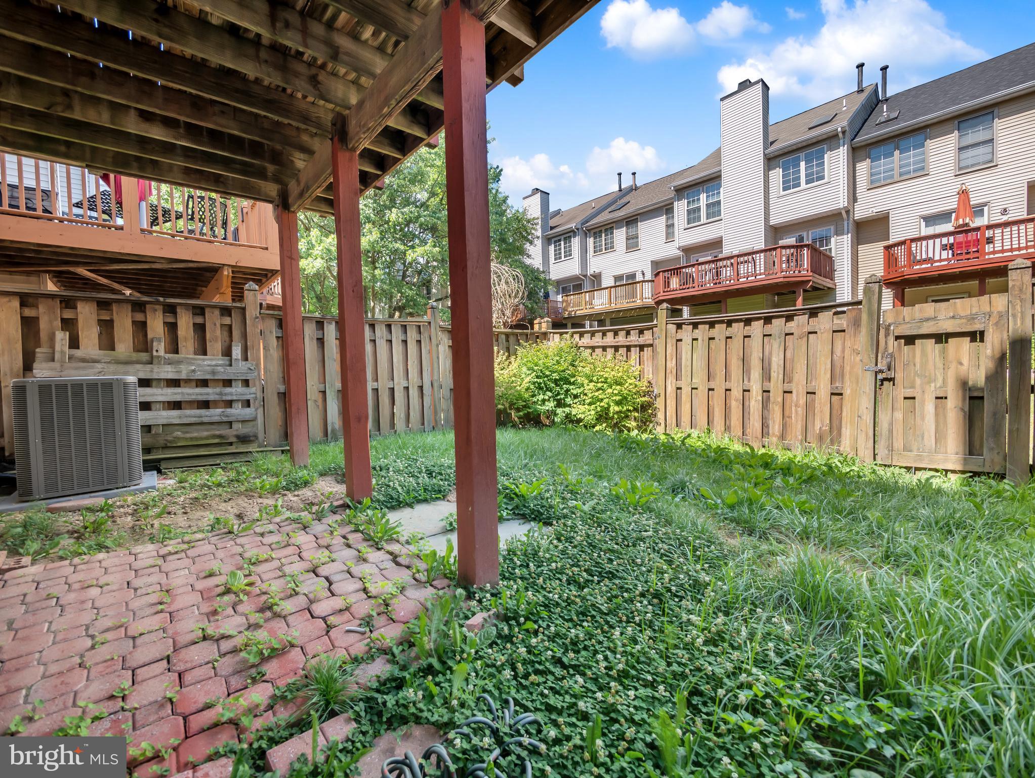 RUSSETT GREEN - Residential