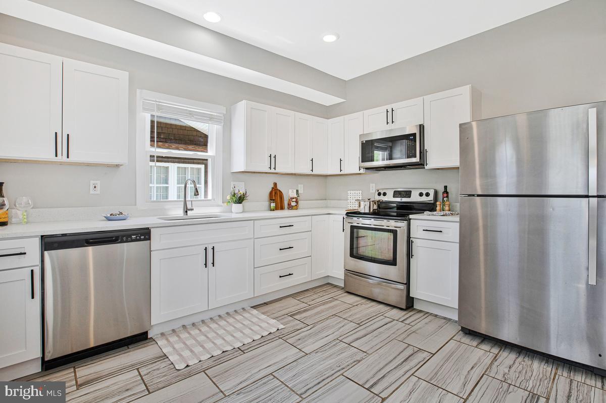 GARWYN OAKS - Residential