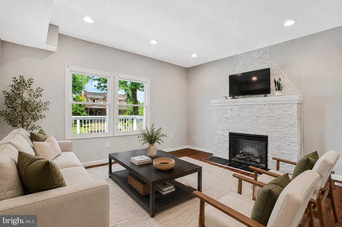 GARWYN OAKS - Residential