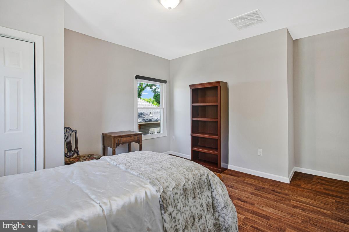 GARWYN OAKS - Residential