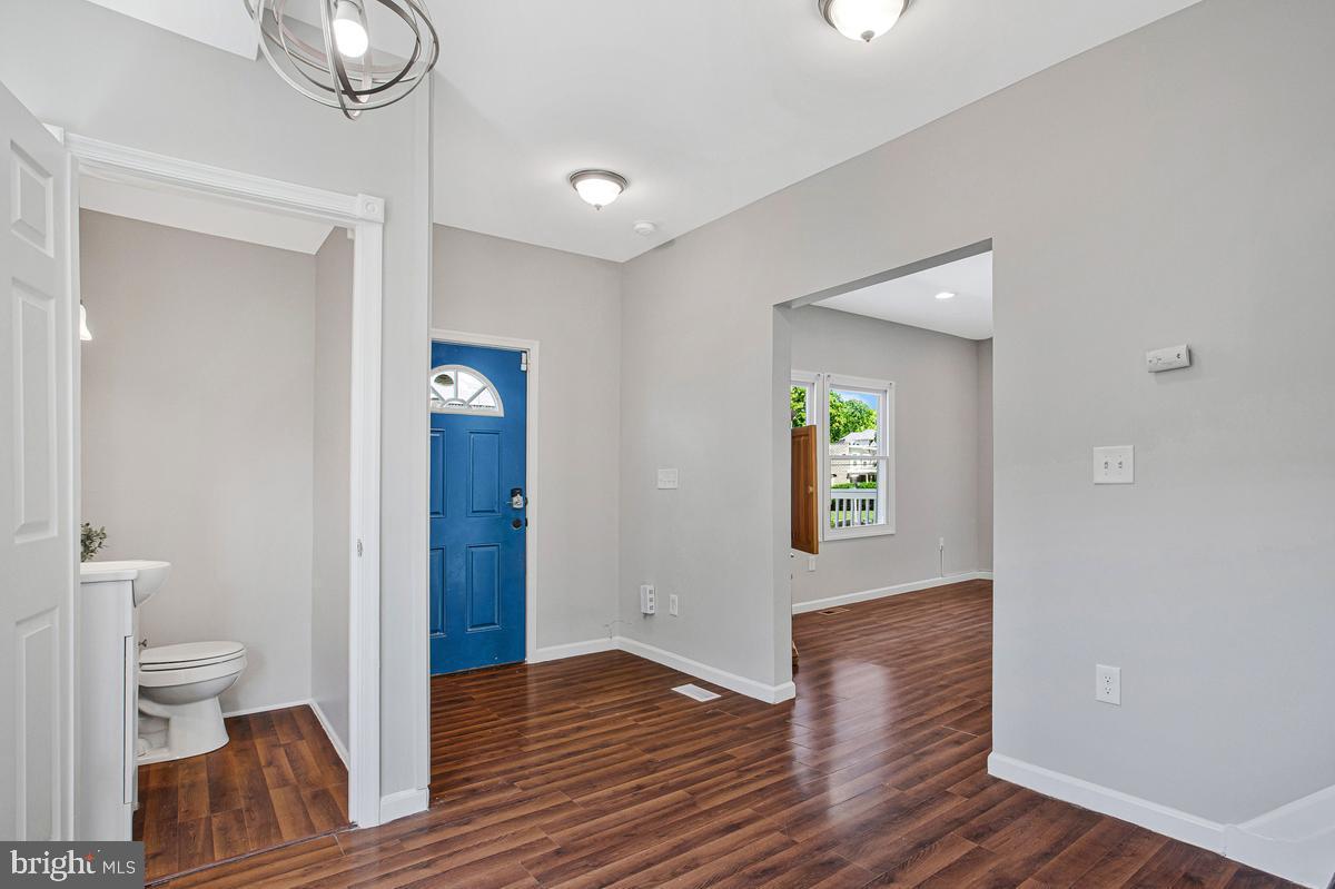 GARWYN OAKS - Residential