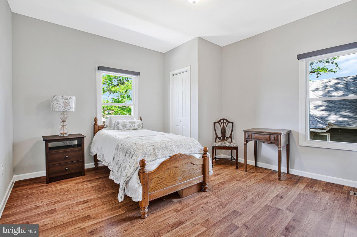 GARWYN OAKS - Residential