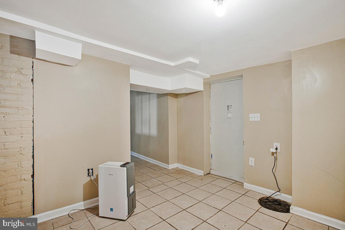 GARWYN OAKS - Residential
