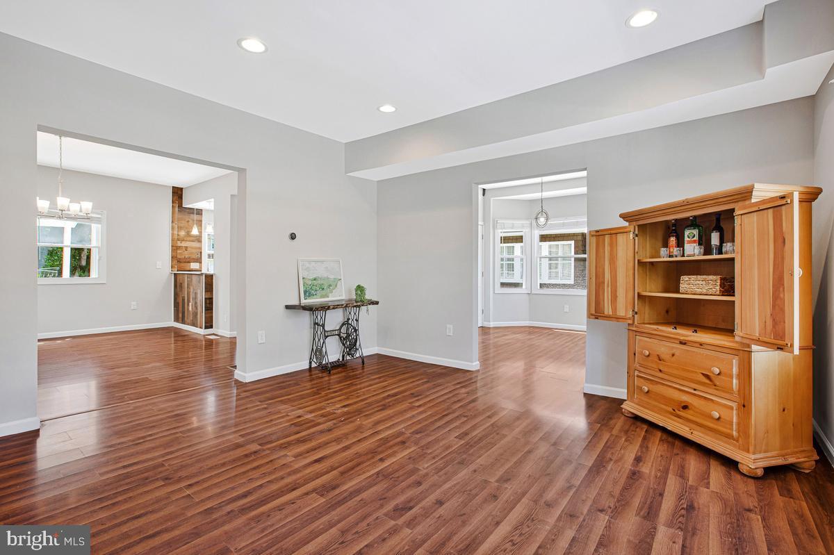 GARWYN OAKS - Residential