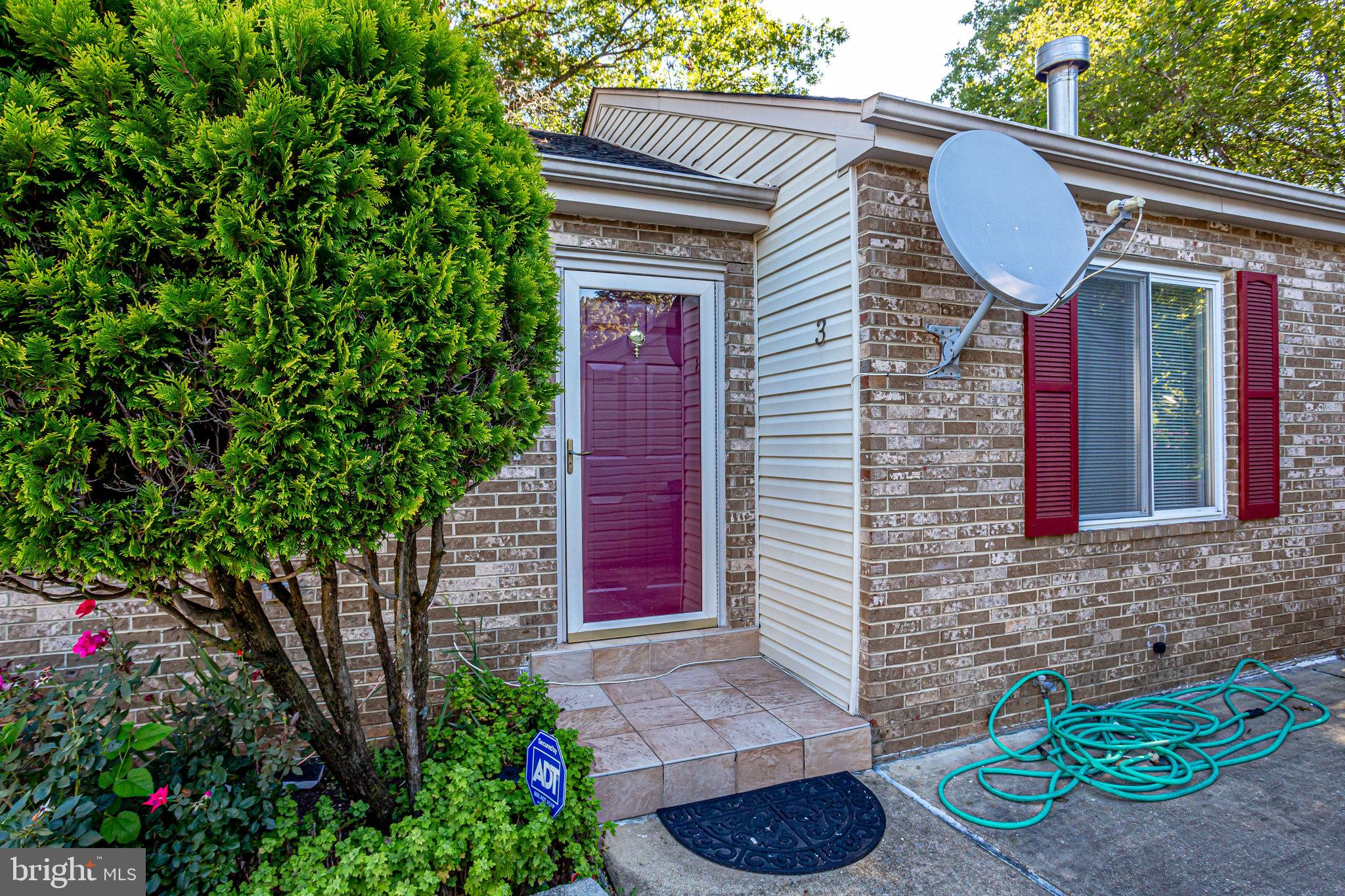 RELDA SQUARE - Residential Lease