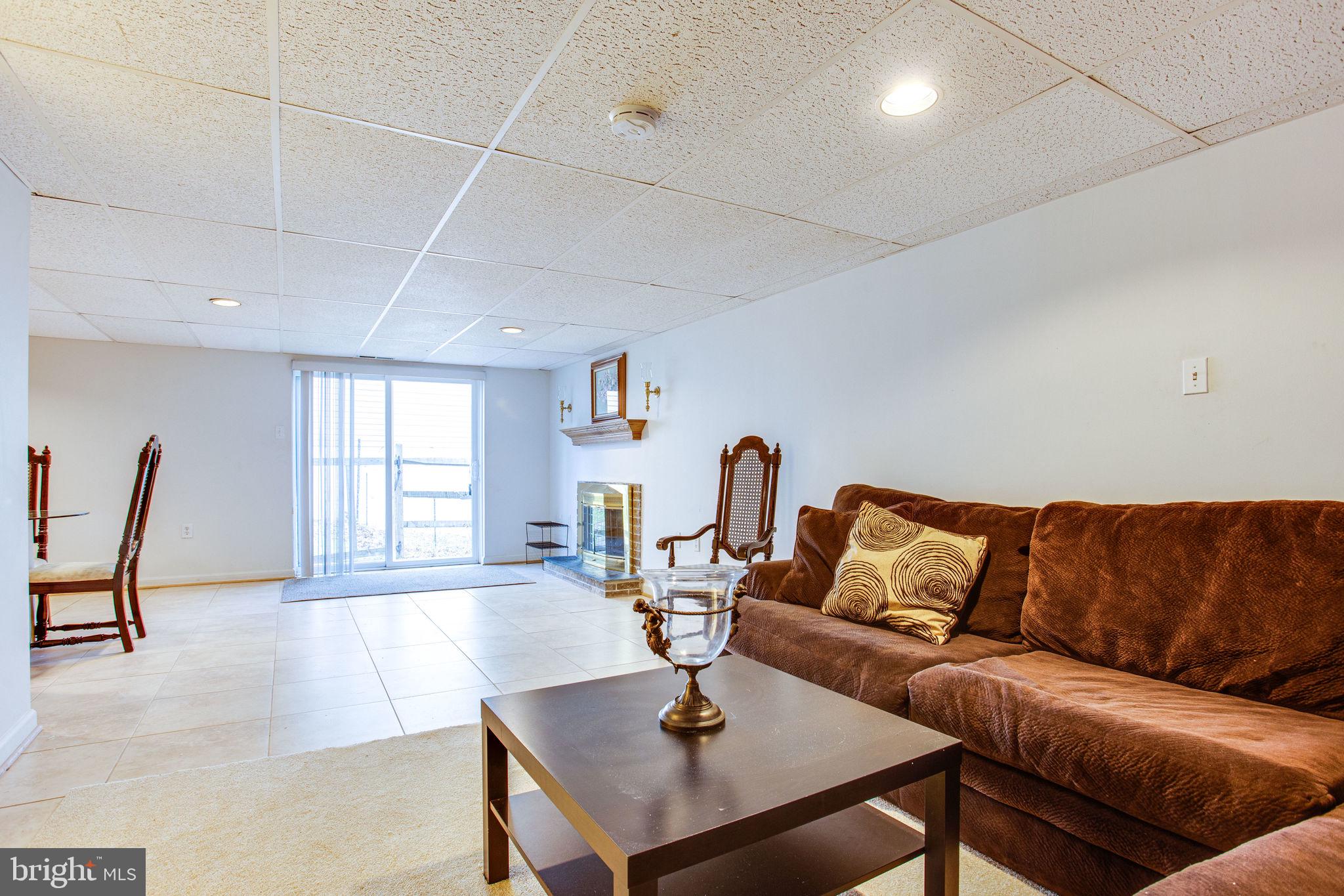 RELDA SQUARE - Residential Lease