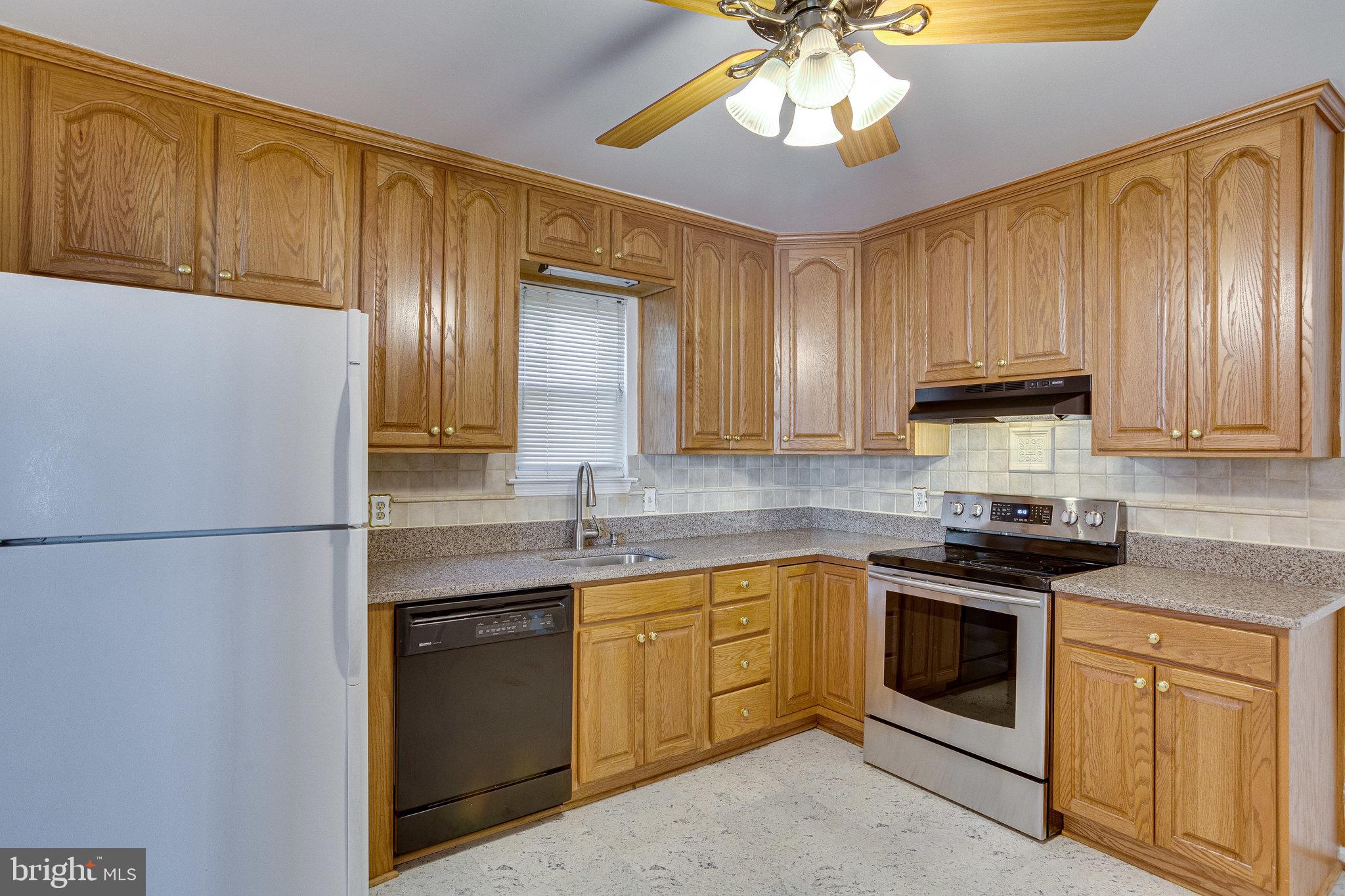 RELDA SQUARE - Residential Lease