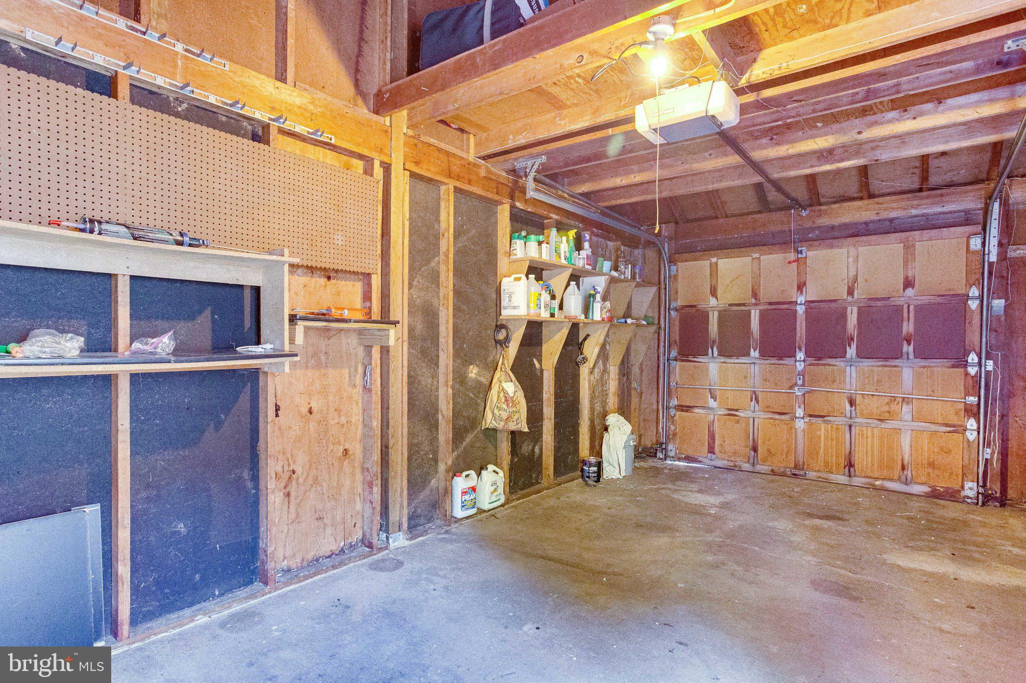 RELDA SQUARE - Residential Lease