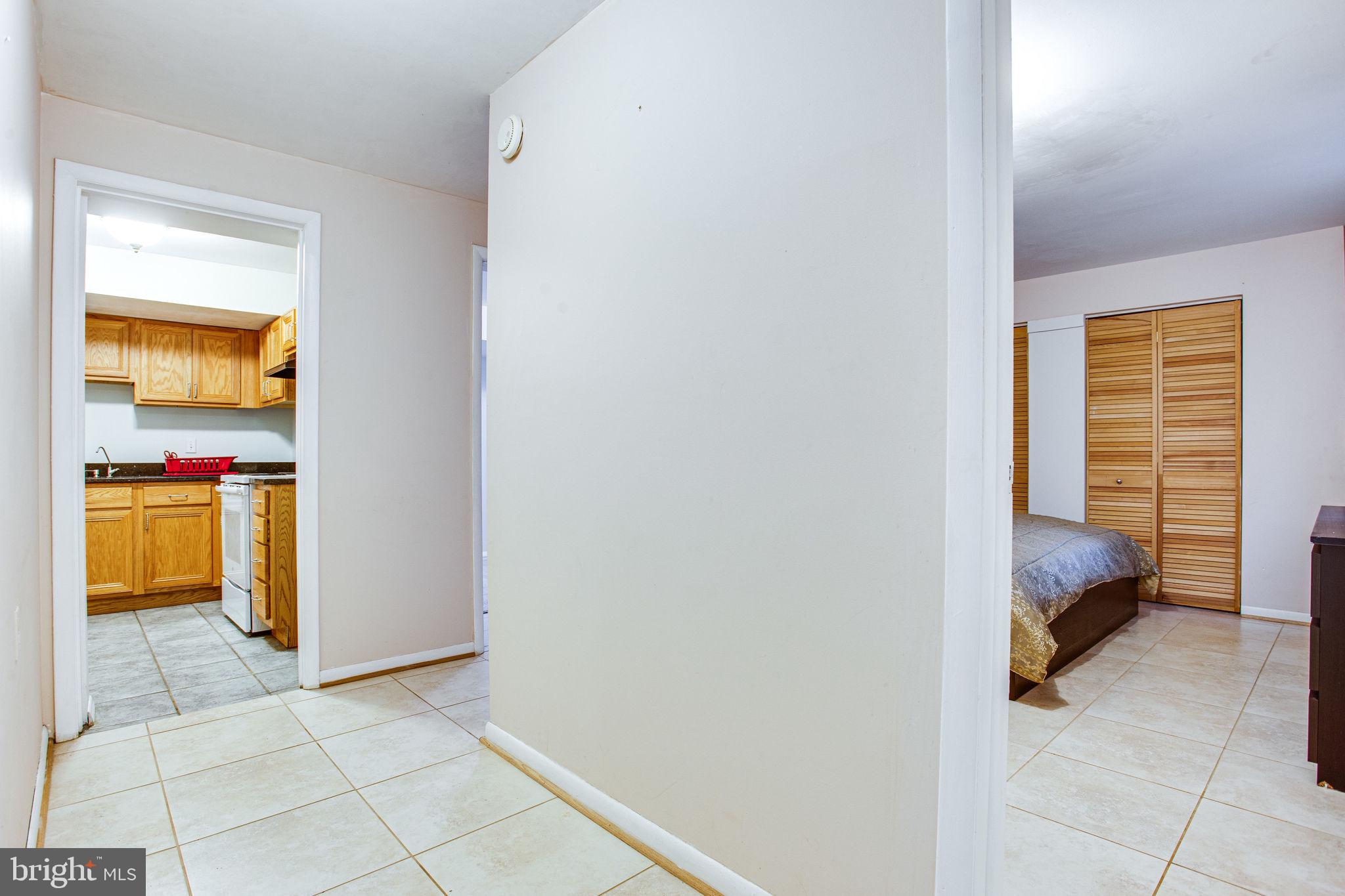 RELDA SQUARE - Residential Lease