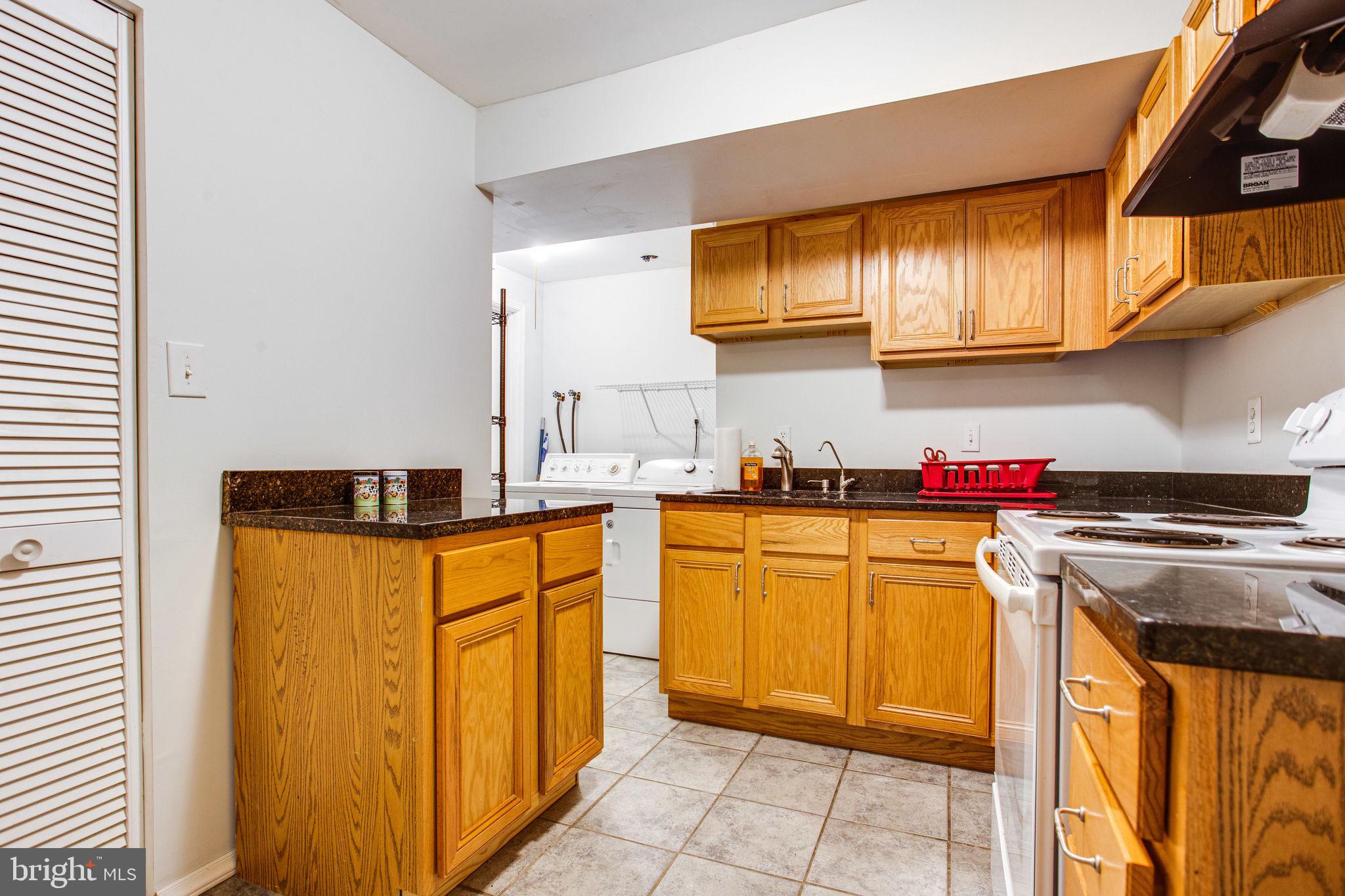 RELDA SQUARE - Residential Lease