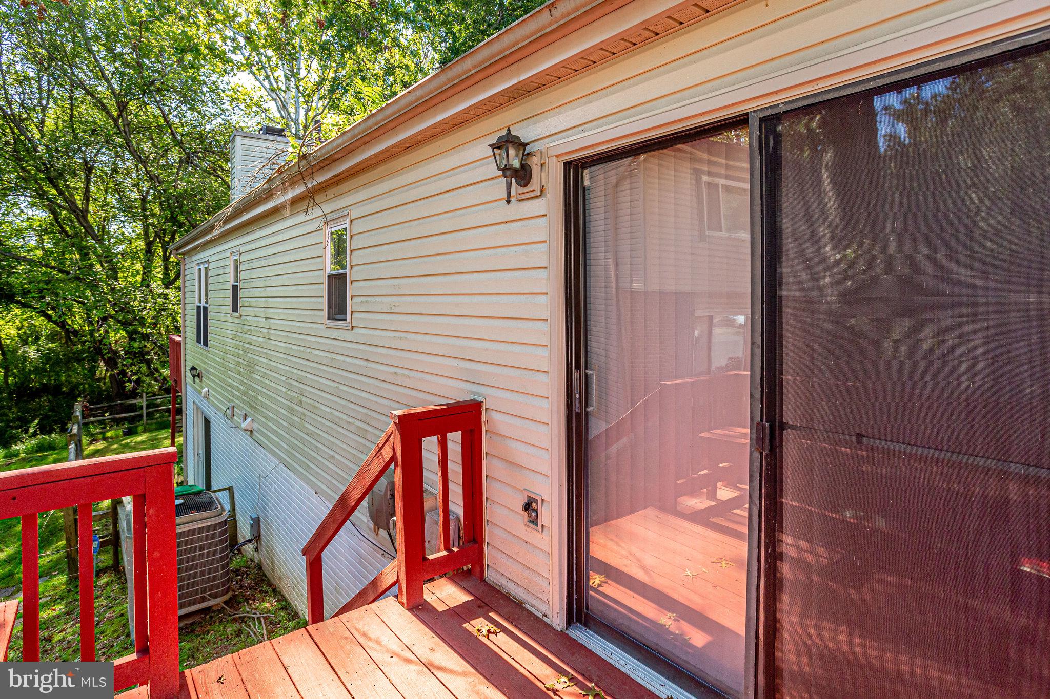 RELDA SQUARE - Residential Lease