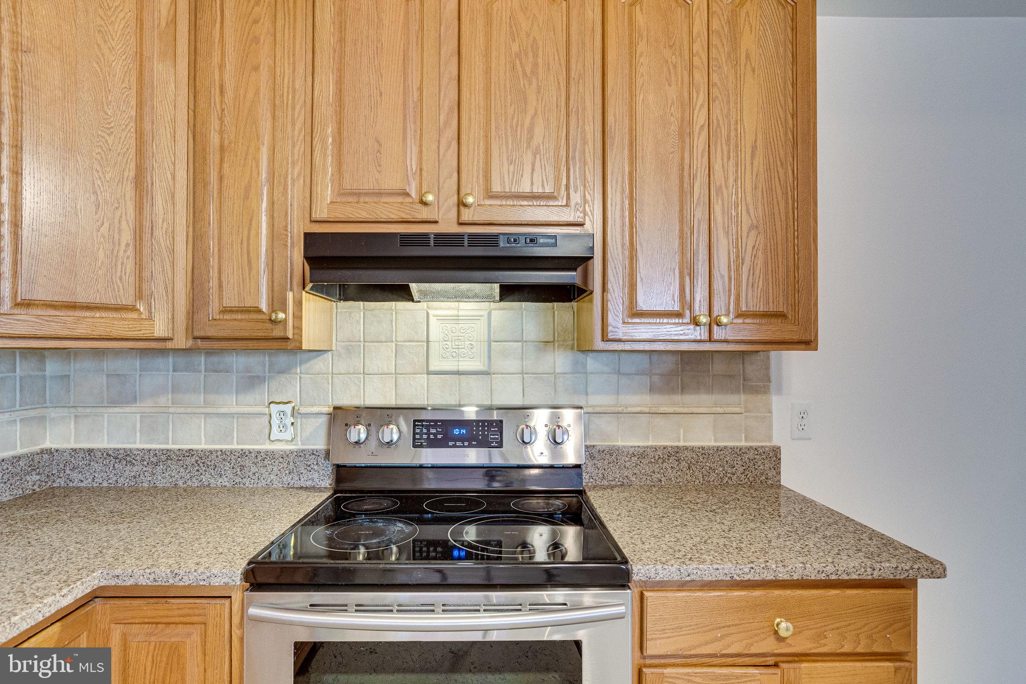 RELDA SQUARE - Residential Lease