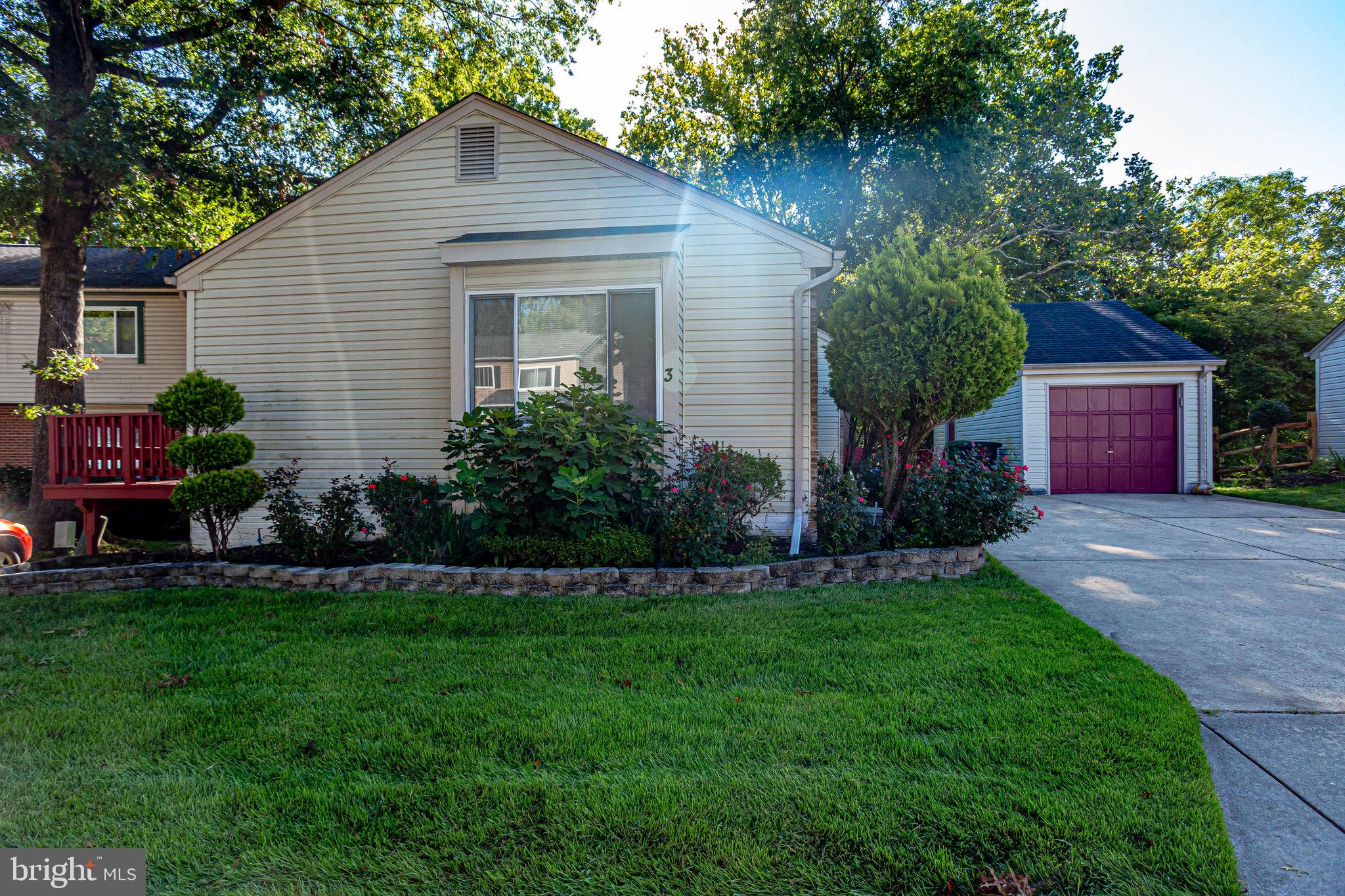 RELDA SQUARE - Residential Lease