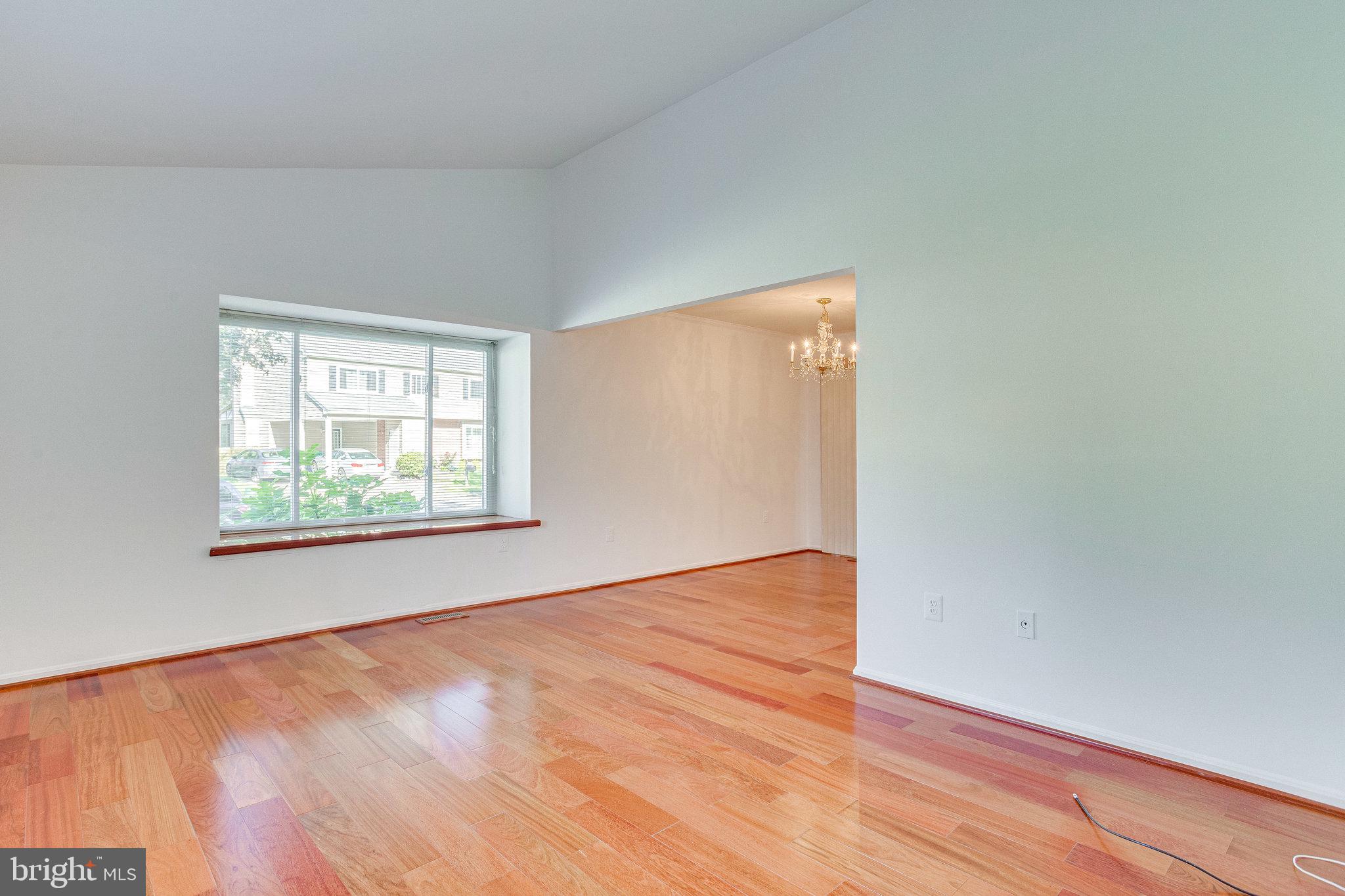 RELDA SQUARE - Residential Lease