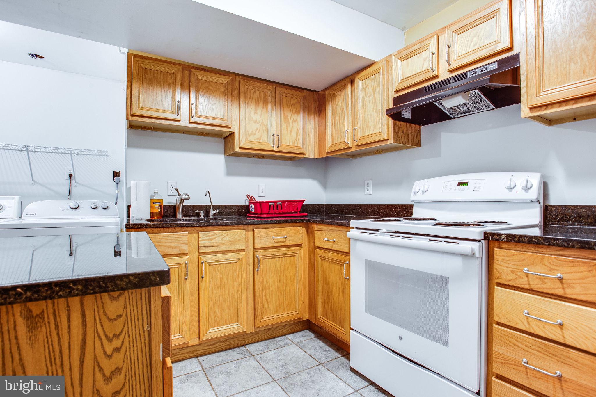 RELDA SQUARE - Residential Lease