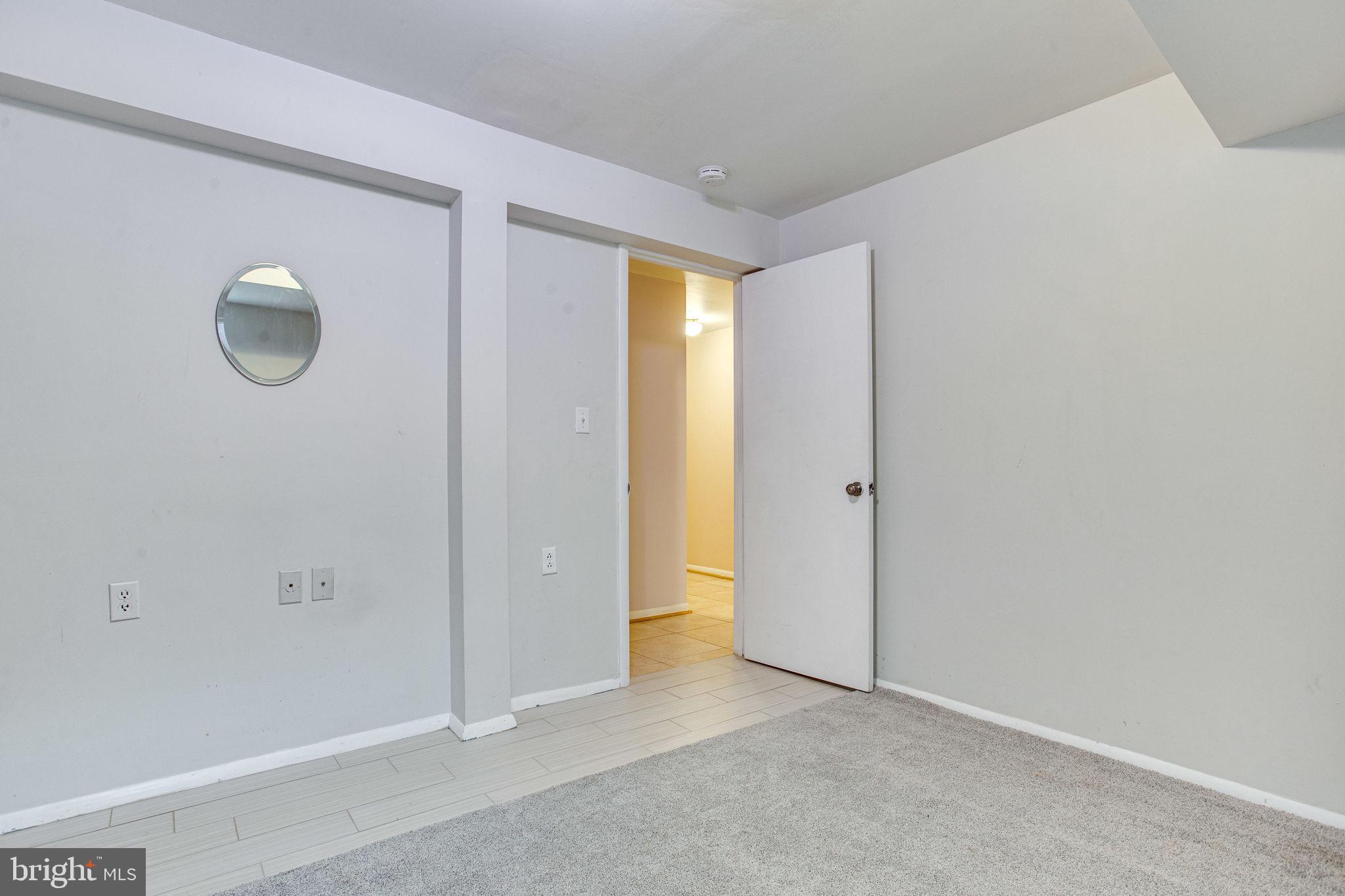 RELDA SQUARE - Residential Lease