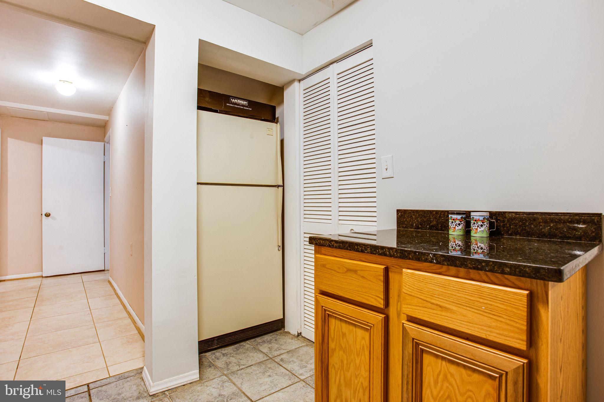 RELDA SQUARE - Residential Lease