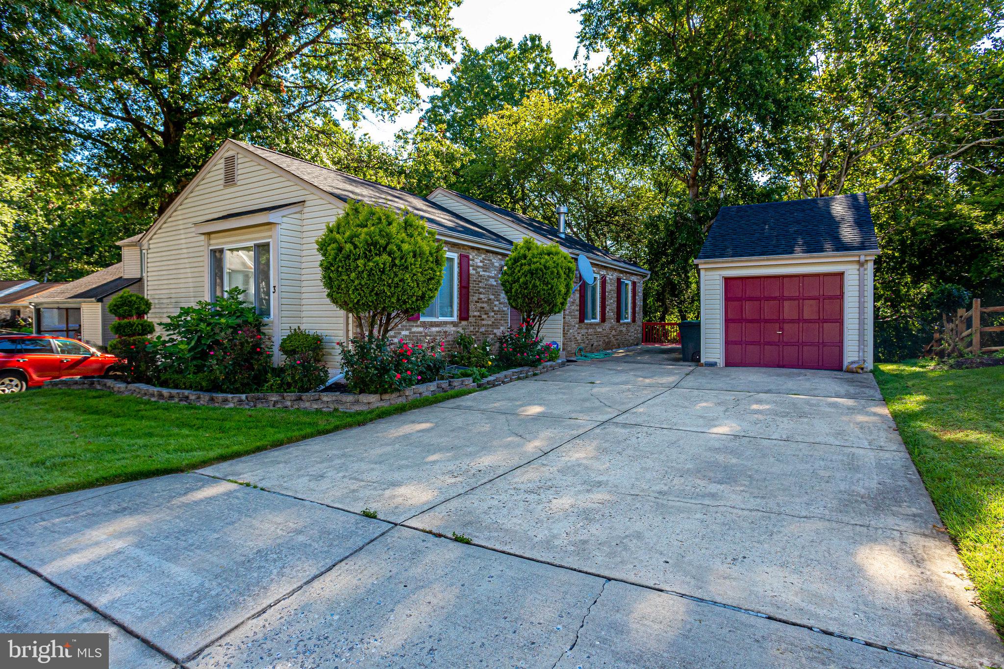 RELDA SQUARE - Residential Lease