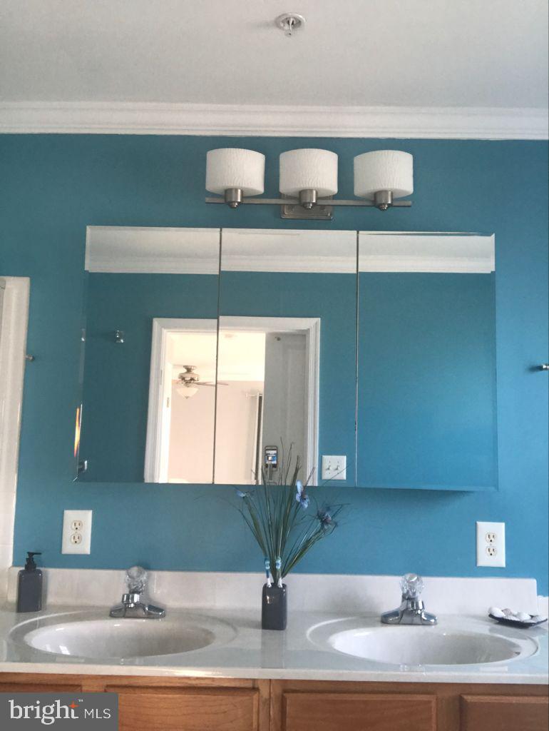 SEVEN OAKS - Residential