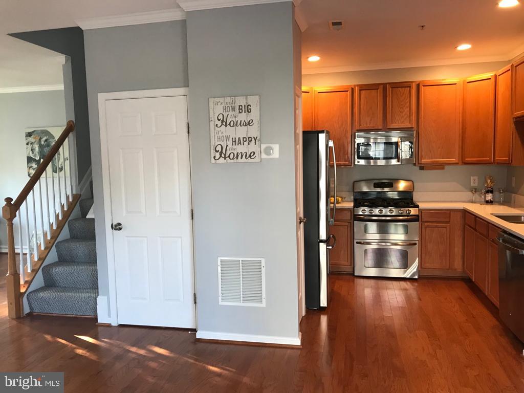 SEVEN OAKS - Residential