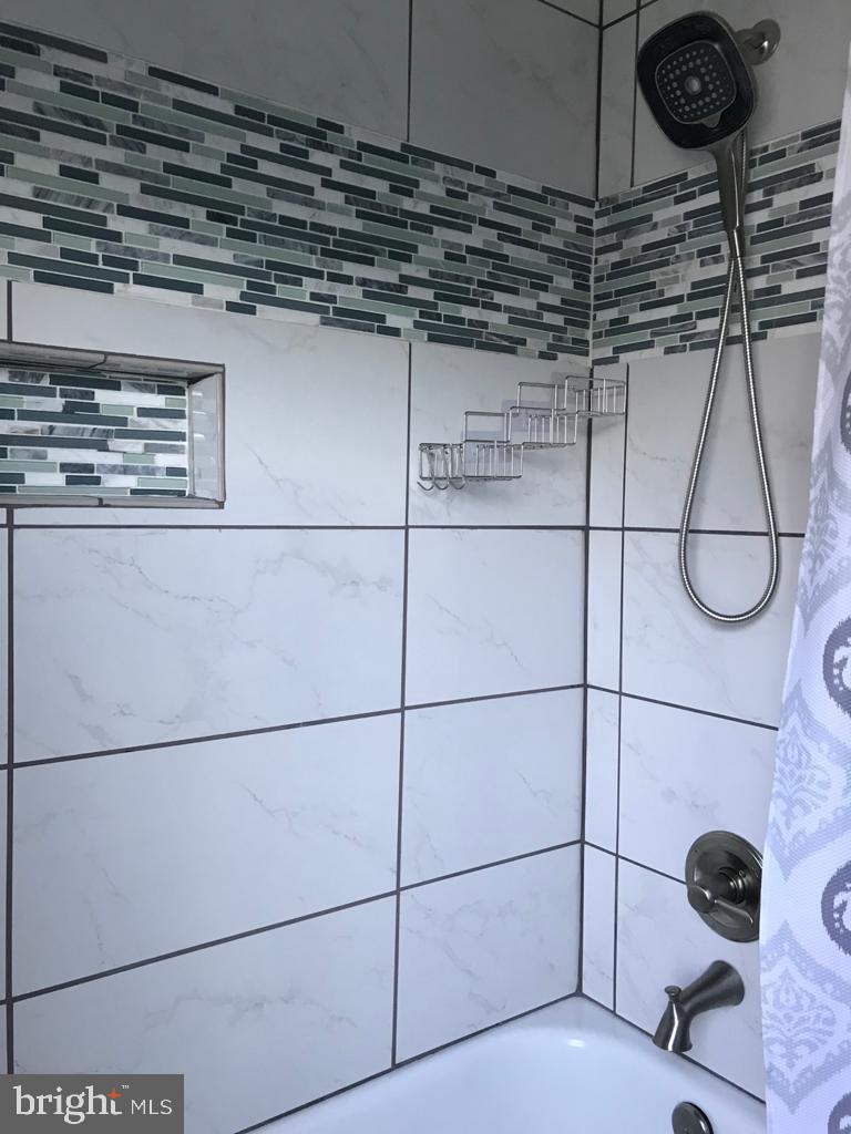 SEVEN OAKS - Residential