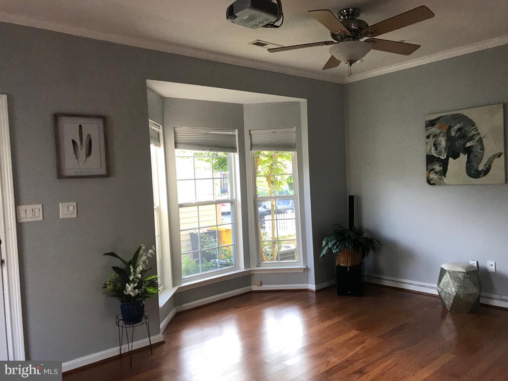 SEVEN OAKS - Residential