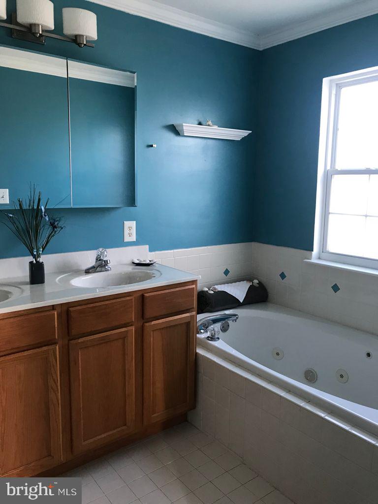 SEVEN OAKS - Residential