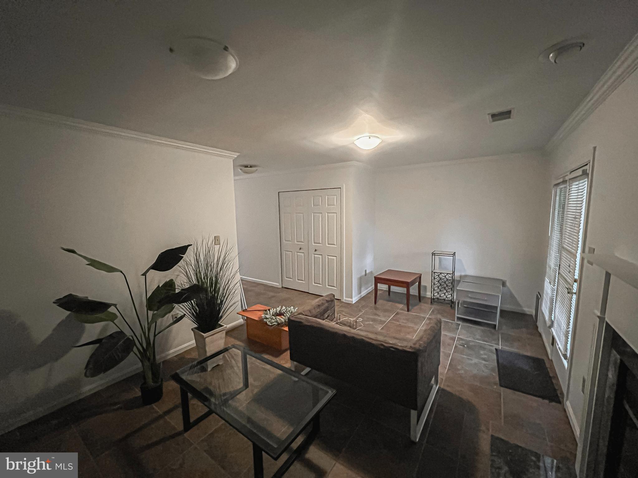 KINGSTOWNE - Residential Lease