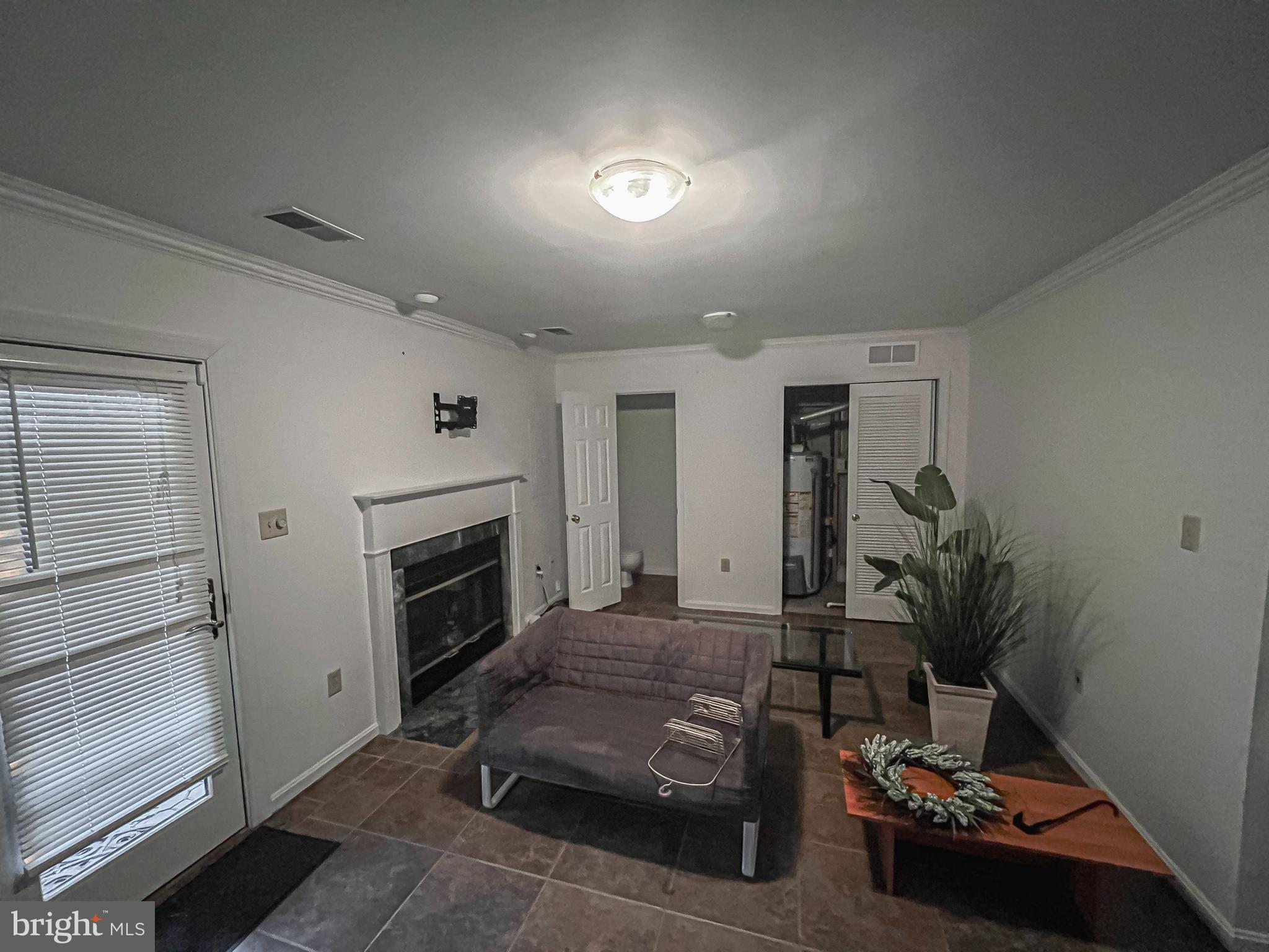 KINGSTOWNE - Residential Lease