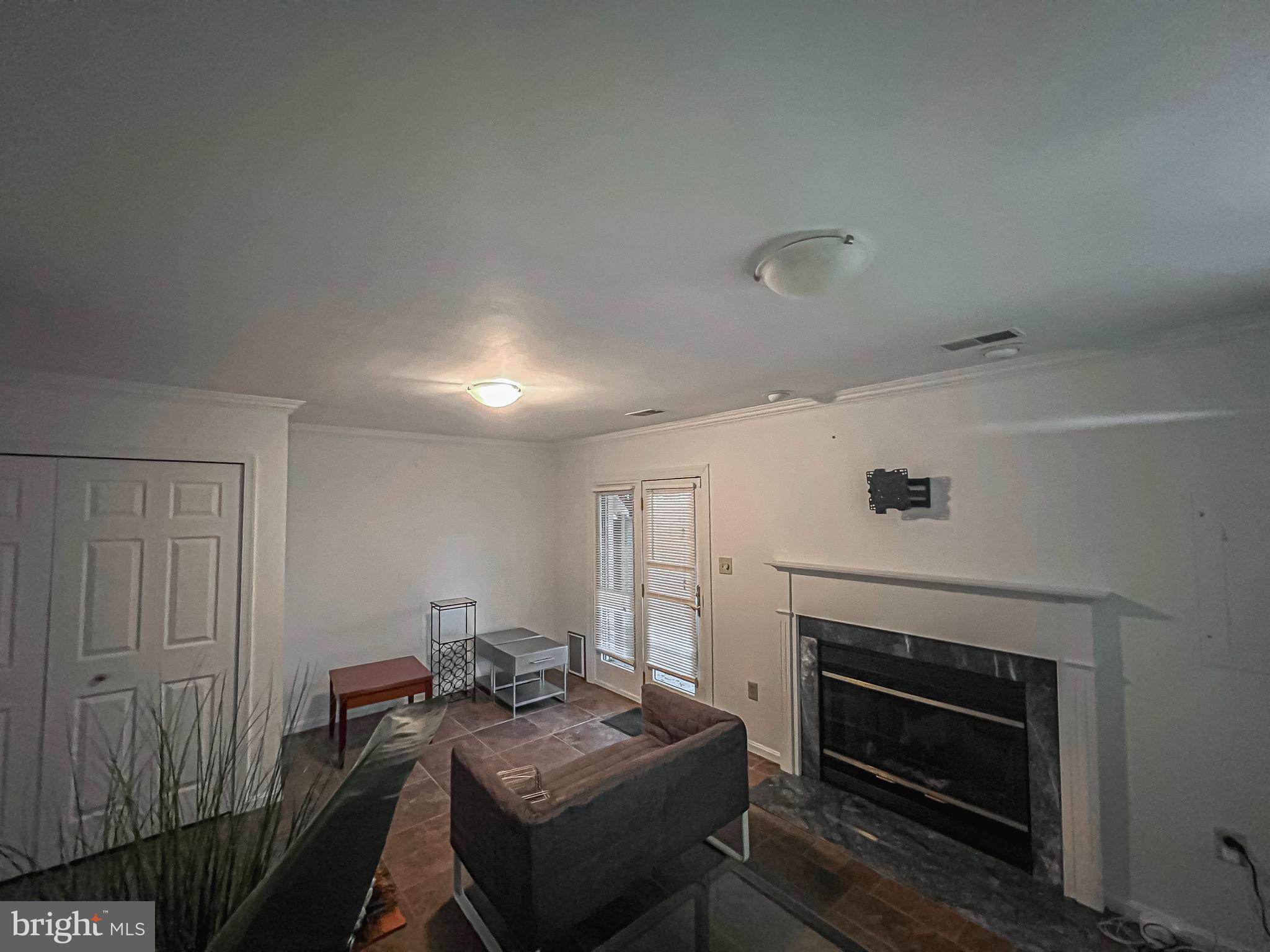 KINGSTOWNE - Residential Lease