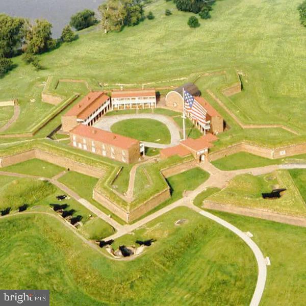 LOCUST POINT - Residential Lease