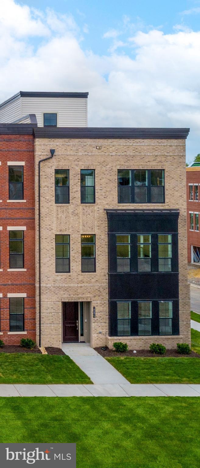 REGENCY AT BELMONT - Residential