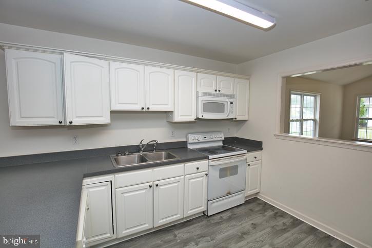 1017 SANDSTONE COURT