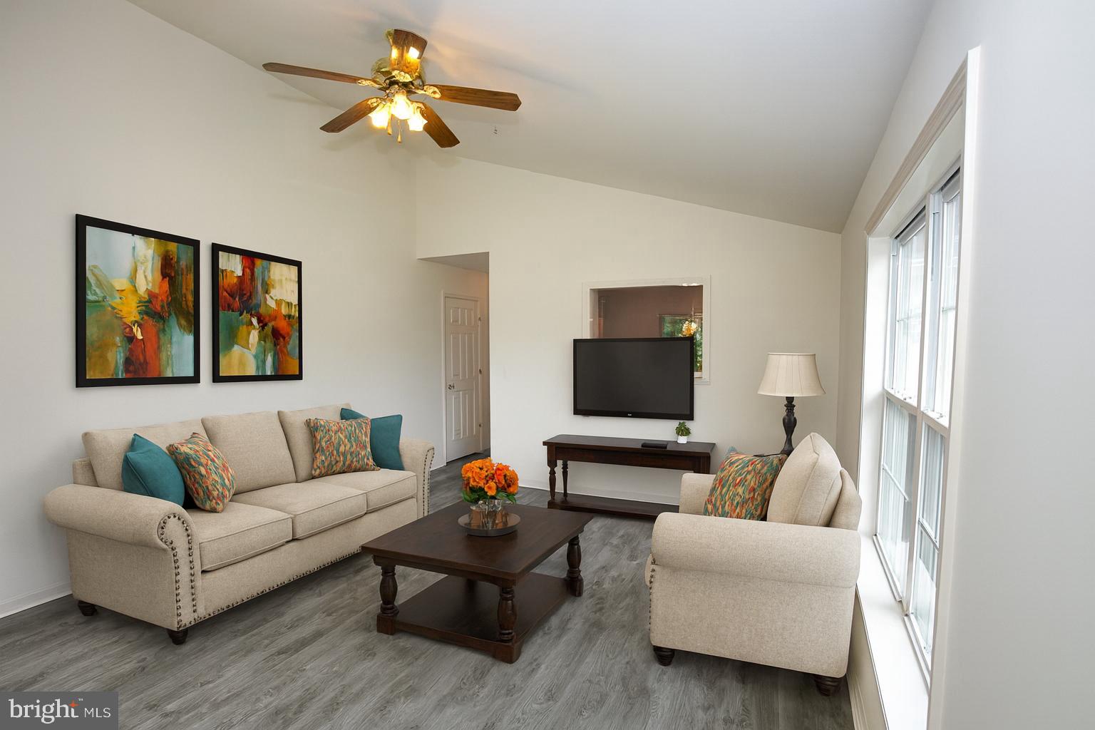 STONE GATE - Residential