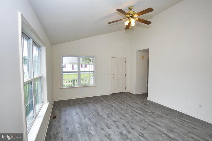 STONE GATE - Residential