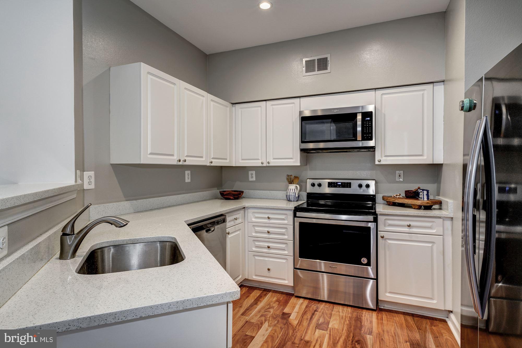 HIGH POINTE AT JEFFERSON PARK - Residential