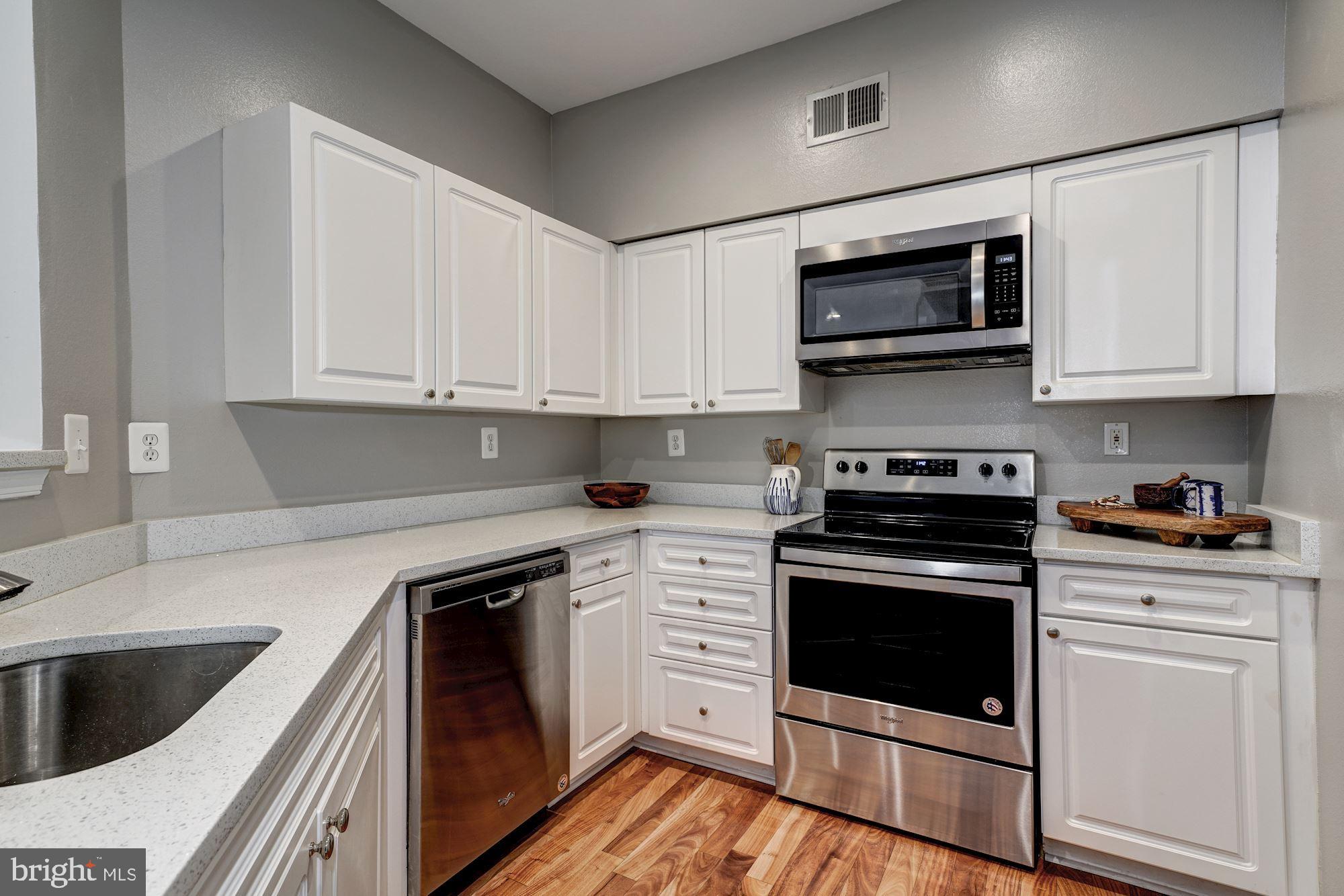 HIGH POINTE AT JEFFERSON PARK - Residential