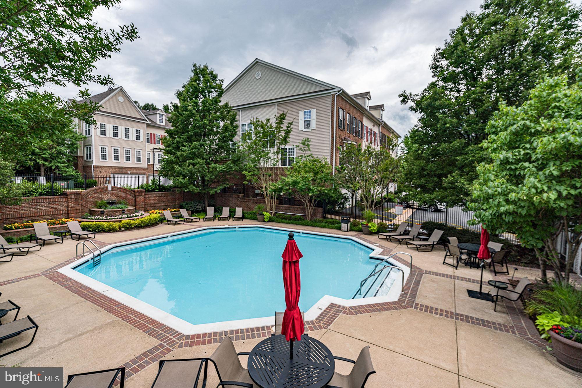 HIGH POINTE AT JEFFERSON PARK - Residential