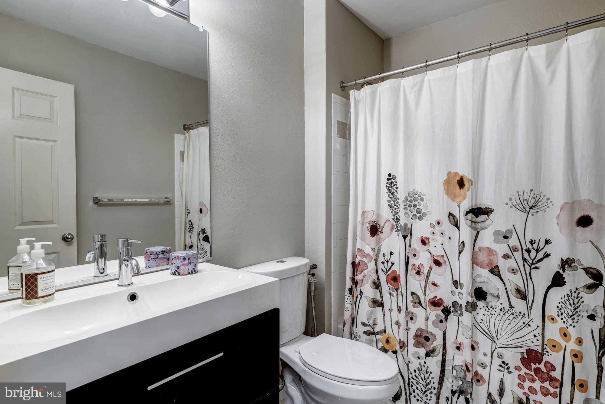 HIGH POINTE AT JEFFERSON PARK - Residential