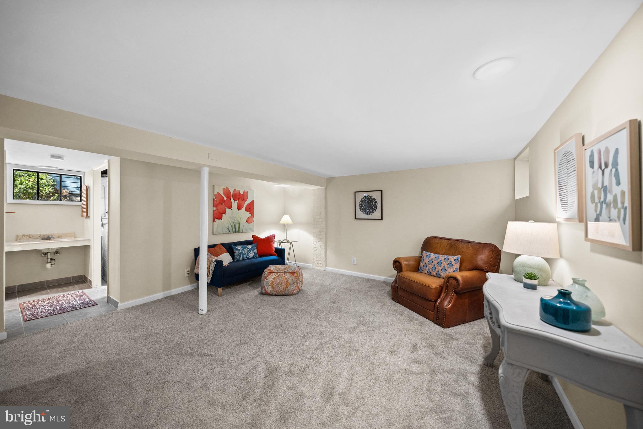 KENSINGTON - Residential