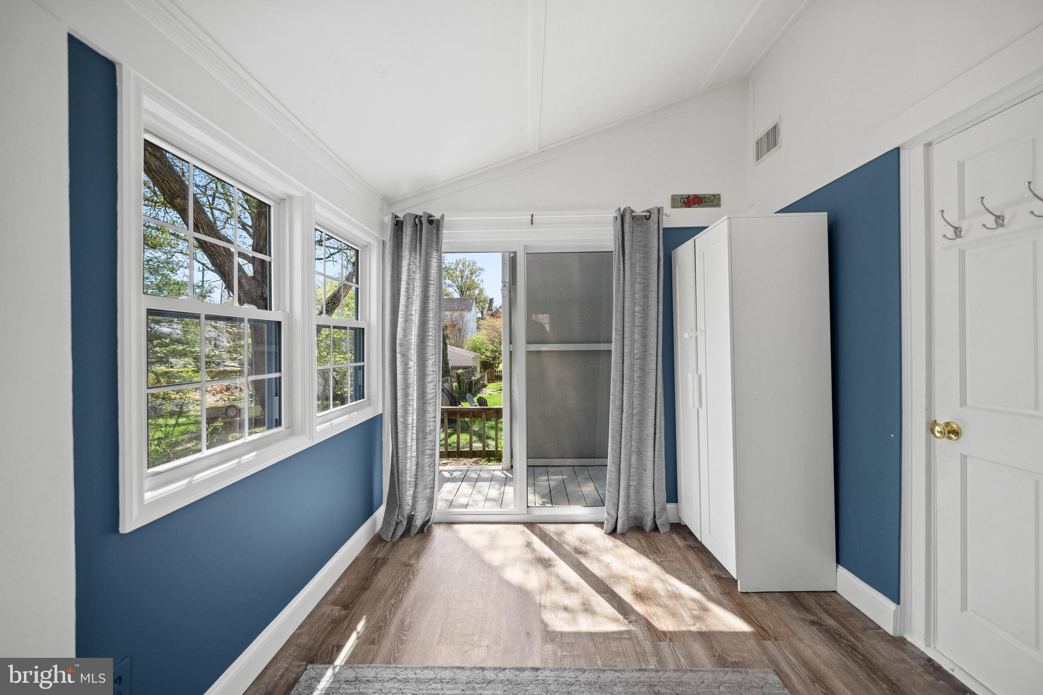 KENSINGTON - Residential