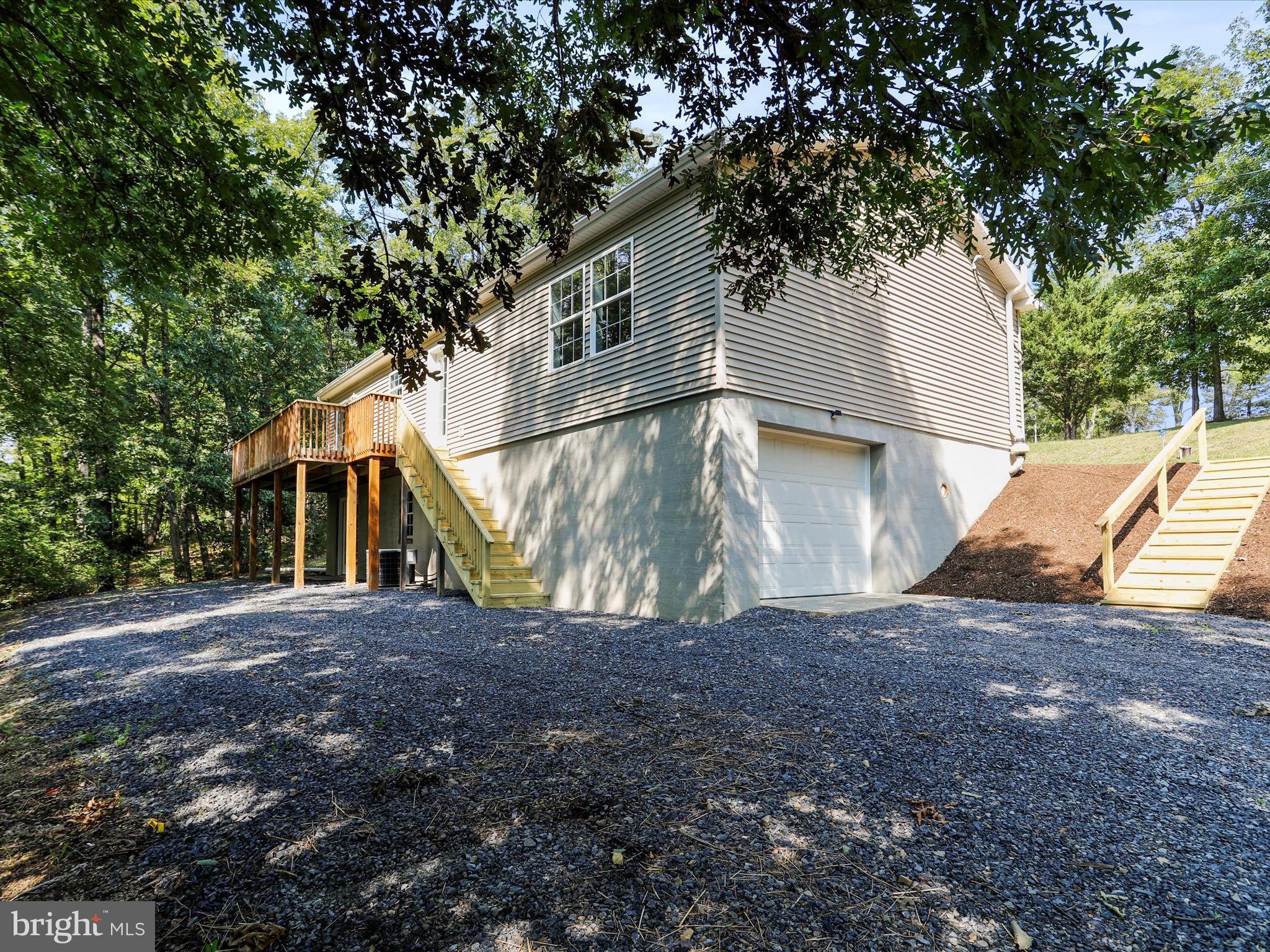 CLEMENTS MOUNTAIN - Residential