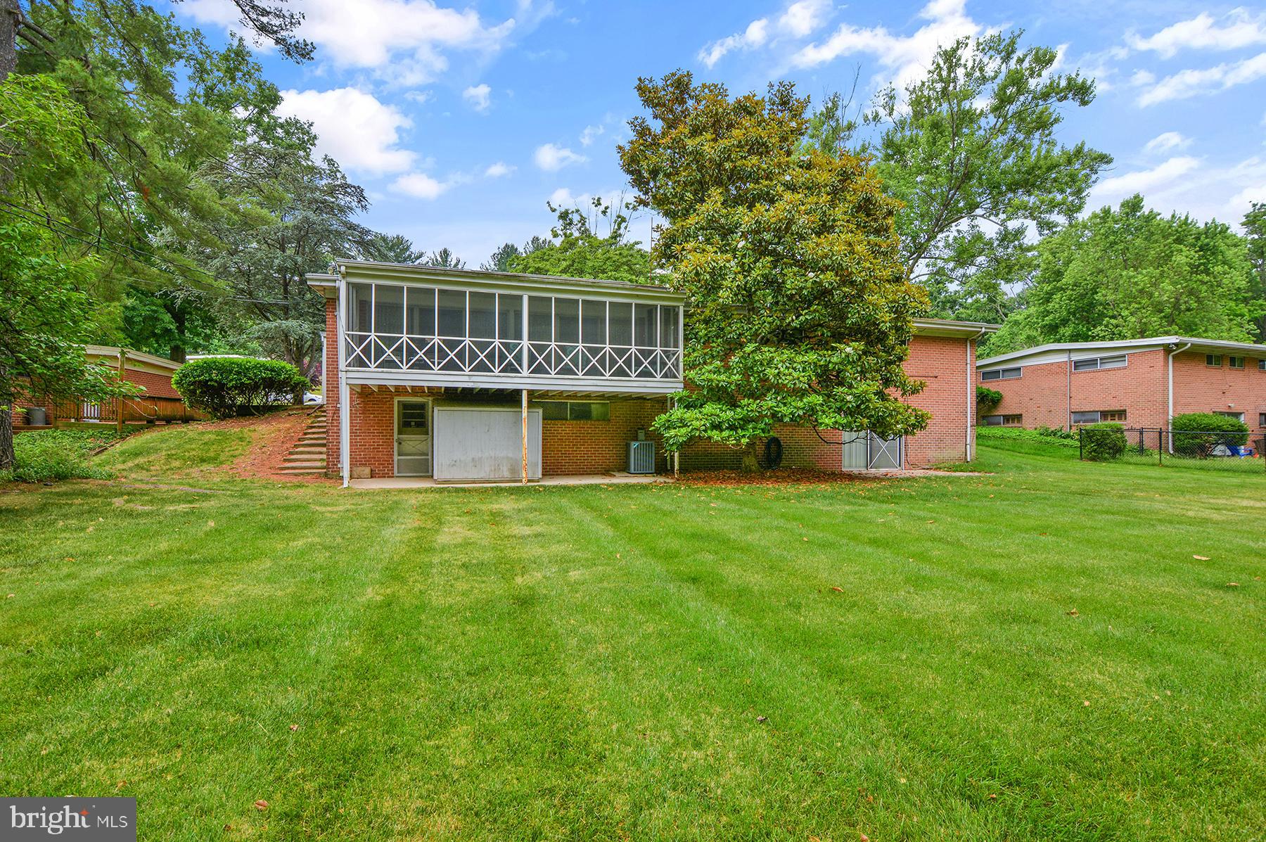 MIDFIELD - Residential