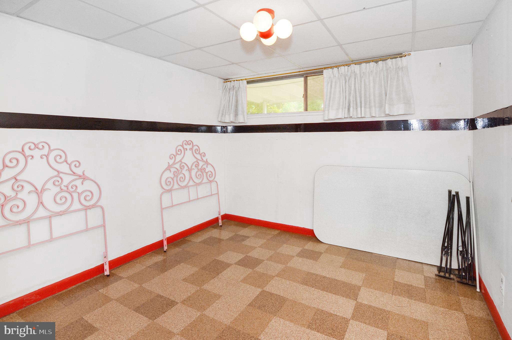 MIDFIELD - Residential