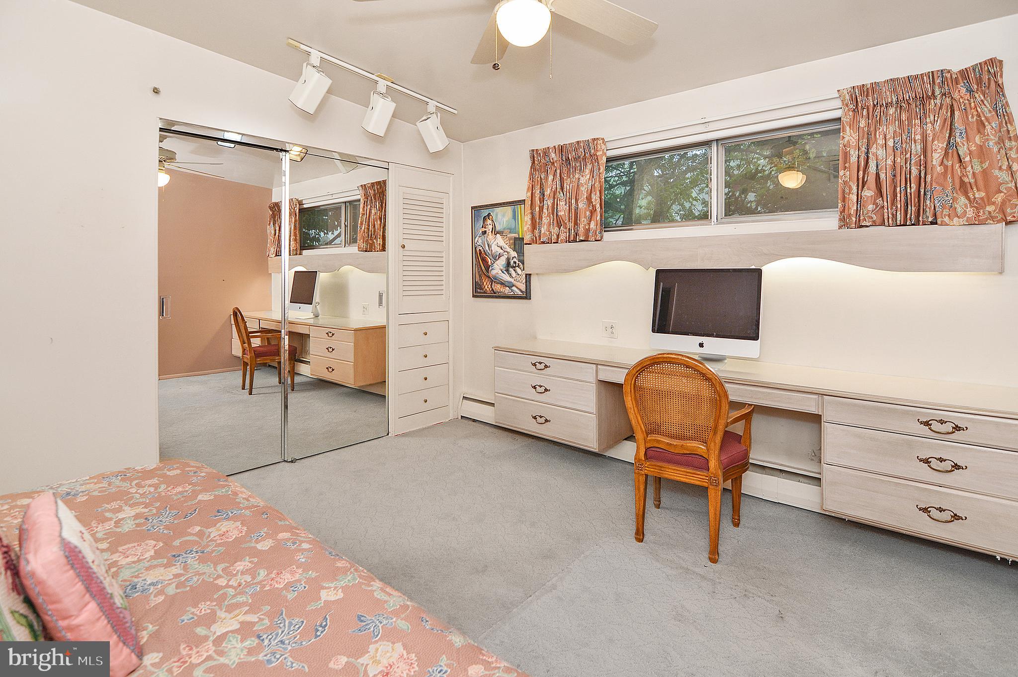 MIDFIELD - Residential